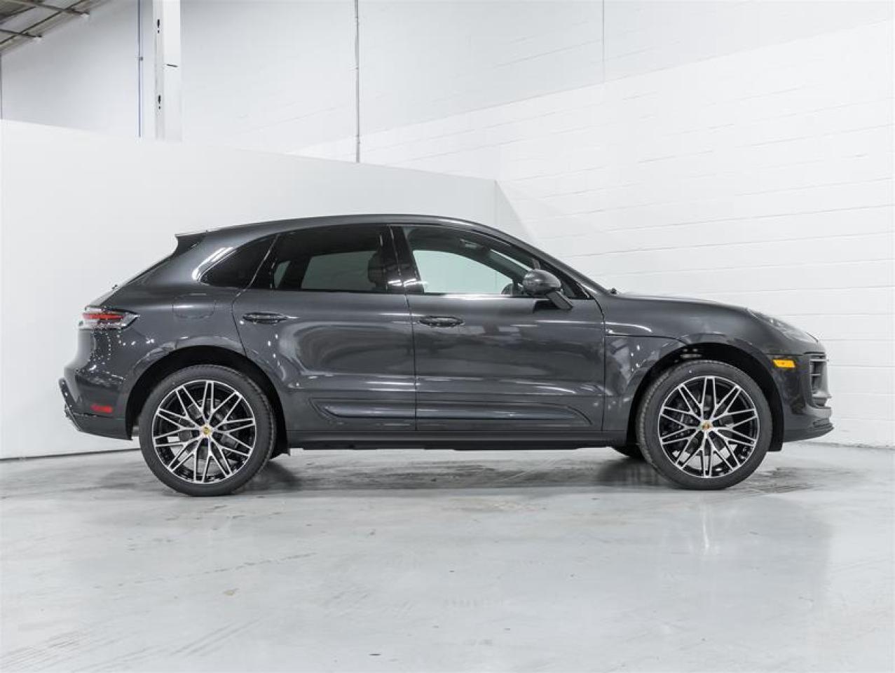 2026 Porsche Macan  Photo