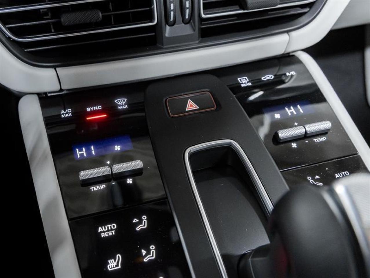 2026 Porsche Macan  Photo