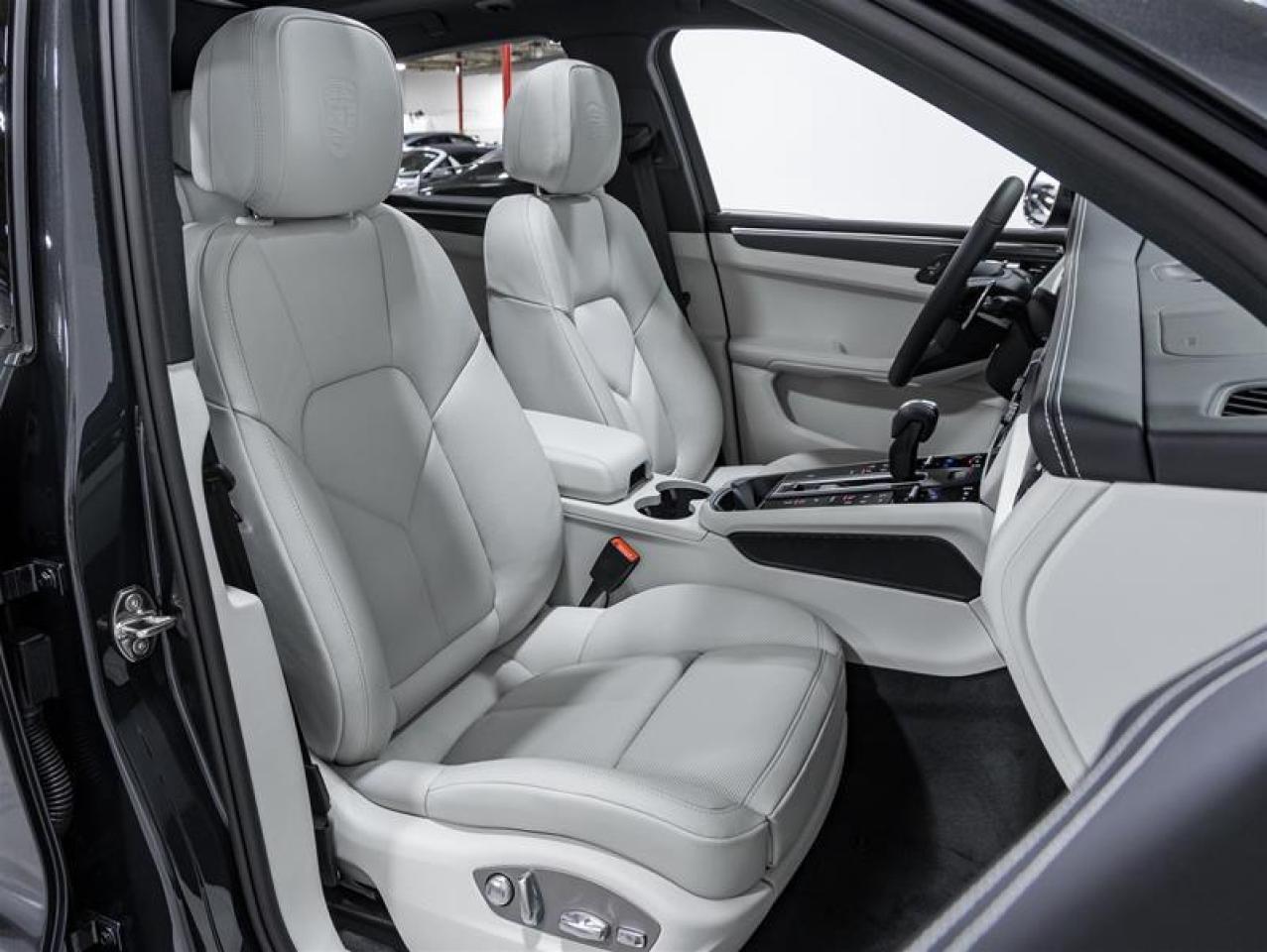 2026 Porsche Macan  Photo