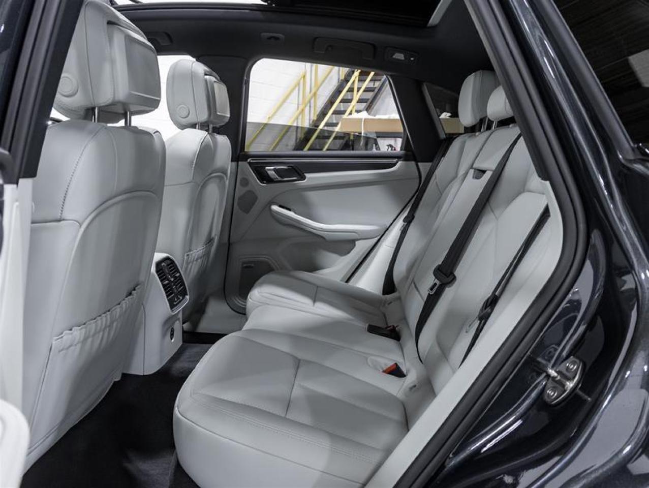 2026 Porsche Macan  Photo