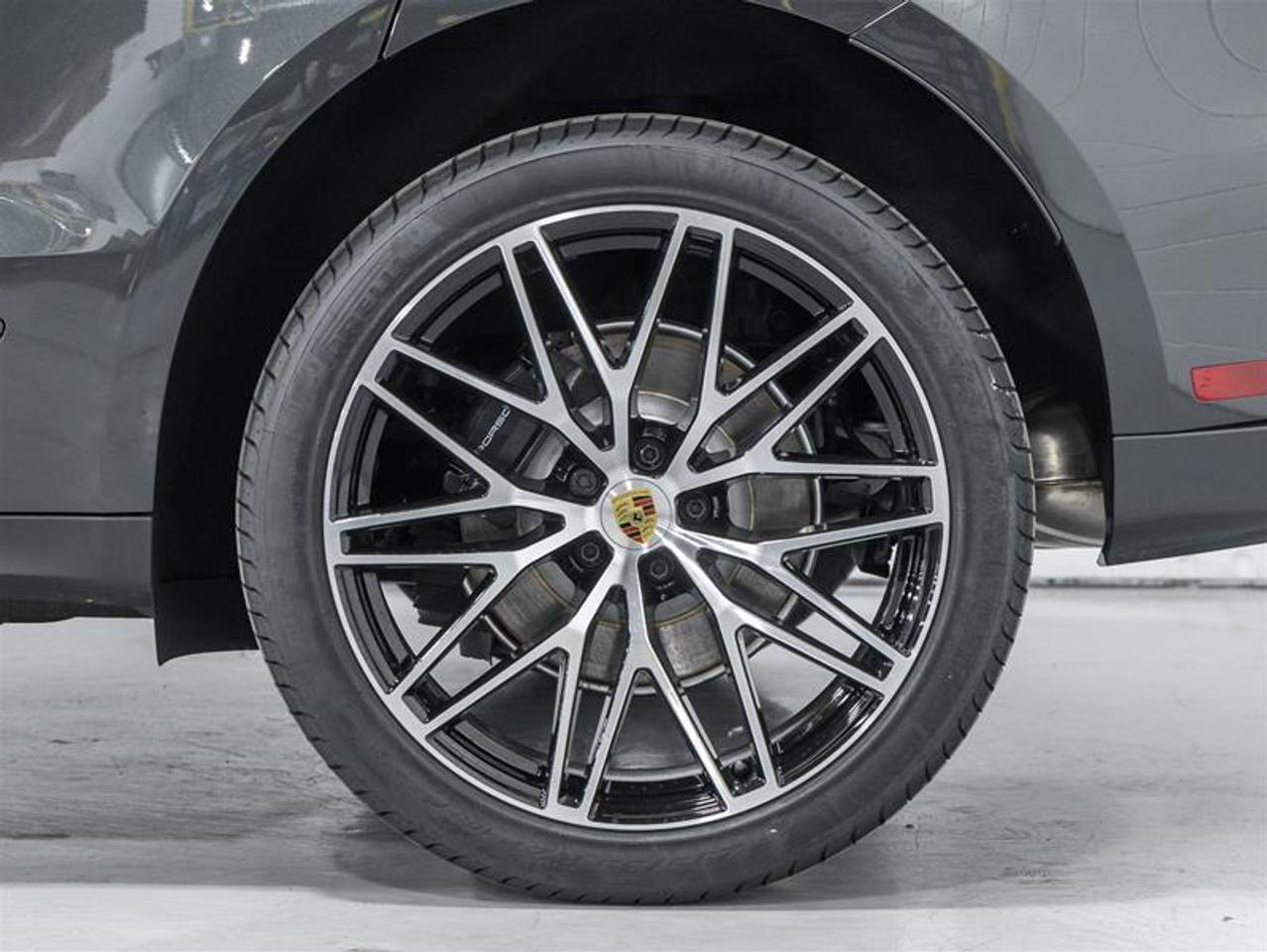 2026 Porsche Macan  Photo