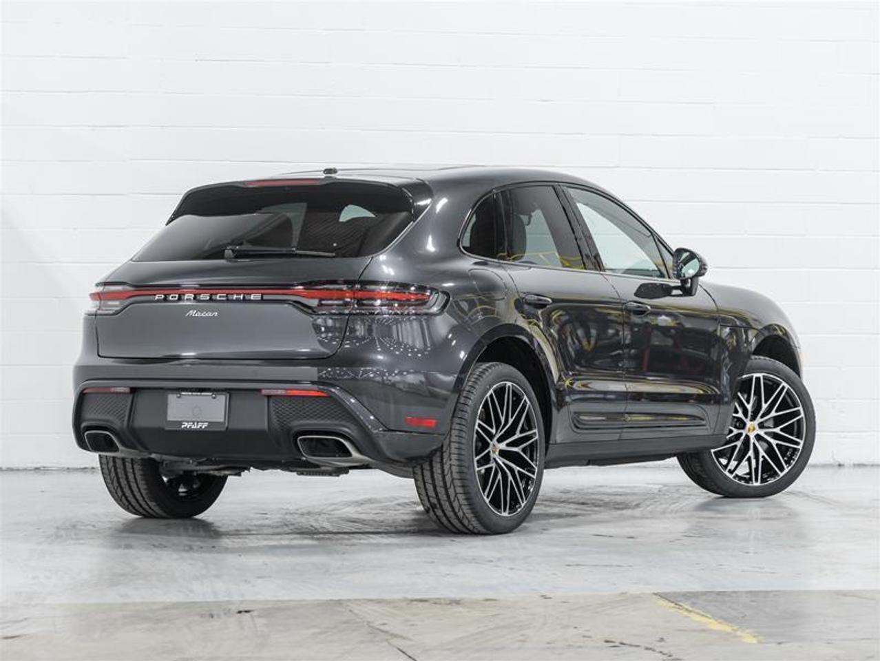 2026 Porsche Macan  Photo