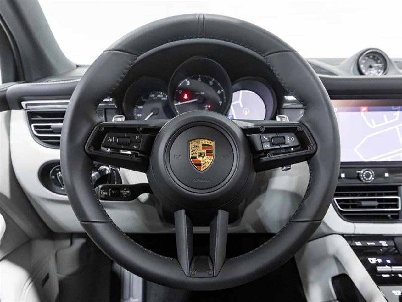 2026 Porsche Macan  Photo