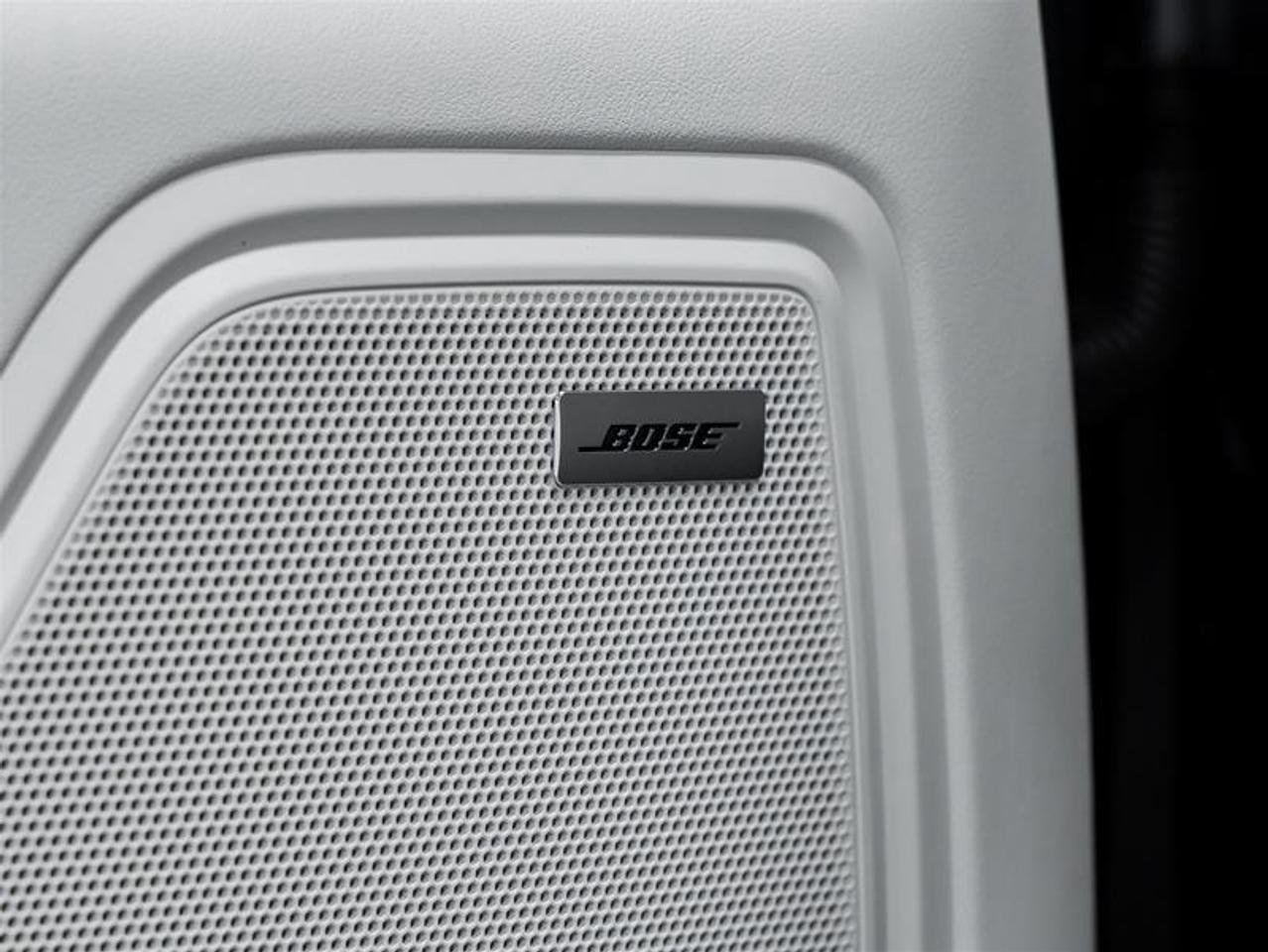 2026 Porsche Macan  Photo