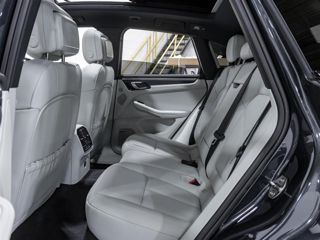 2026 Porsche Macan  Photo