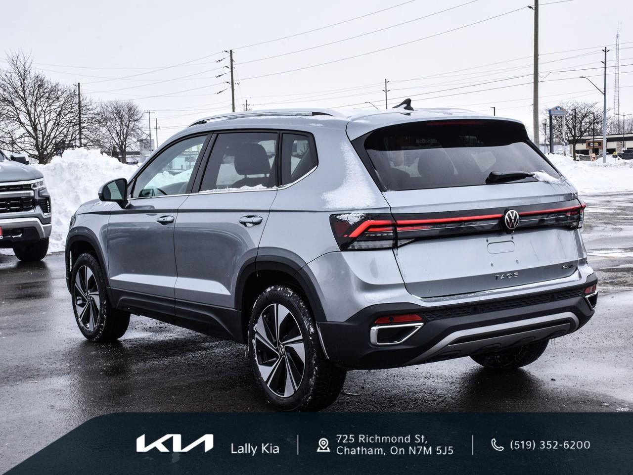 2025 Volkswagen Taos Comfortline New Arrival | Low KMs | Clean CarFax | Leather Photo