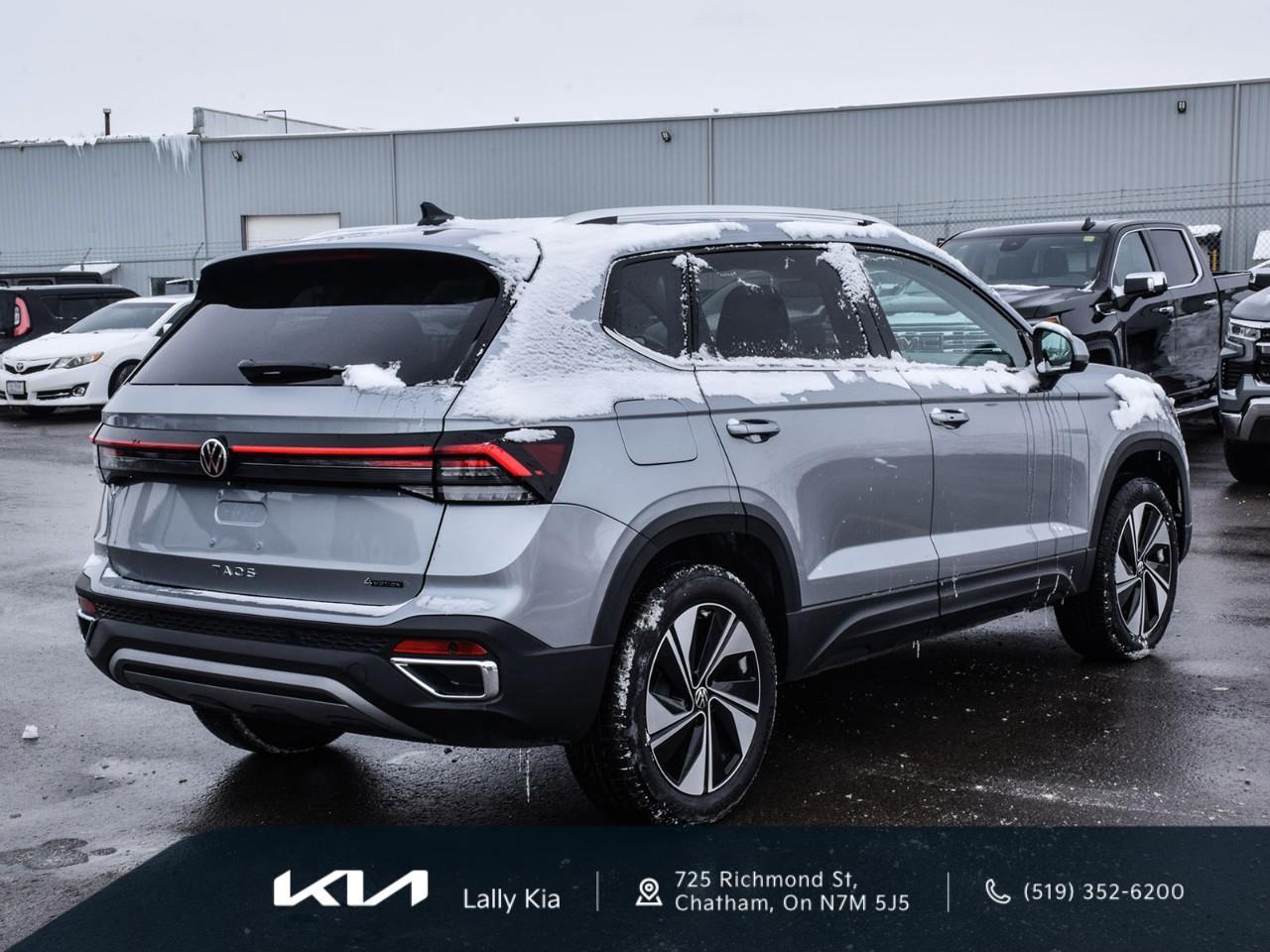 2025 Volkswagen Taos Comfortline New Arrival | Low KMs | Clean CarFax | Leather Photo