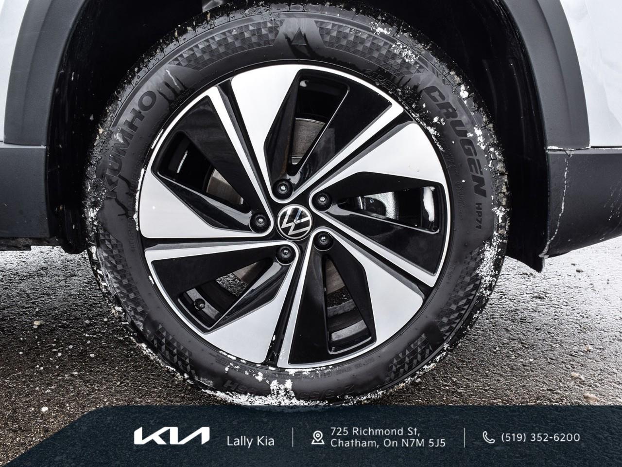 2025 Volkswagen Taos Comfortline New Arrival | Low KMs | Clean CarFax | Leather Photo