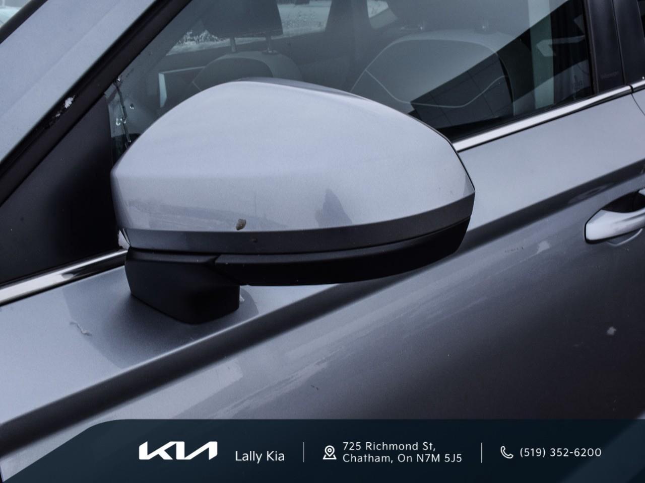 2025 Volkswagen Taos Comfortline New Arrival | Low KMs | Clean CarFax | Leather Photo