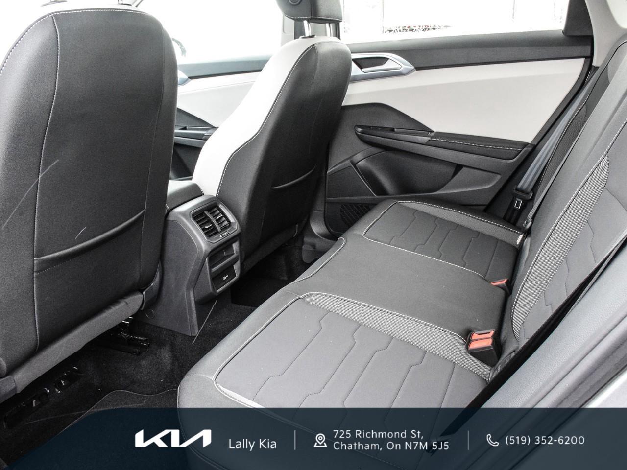 2025 Volkswagen Taos Comfortline New Arrival | Low KMs | Clean CarFax | Leather Photo