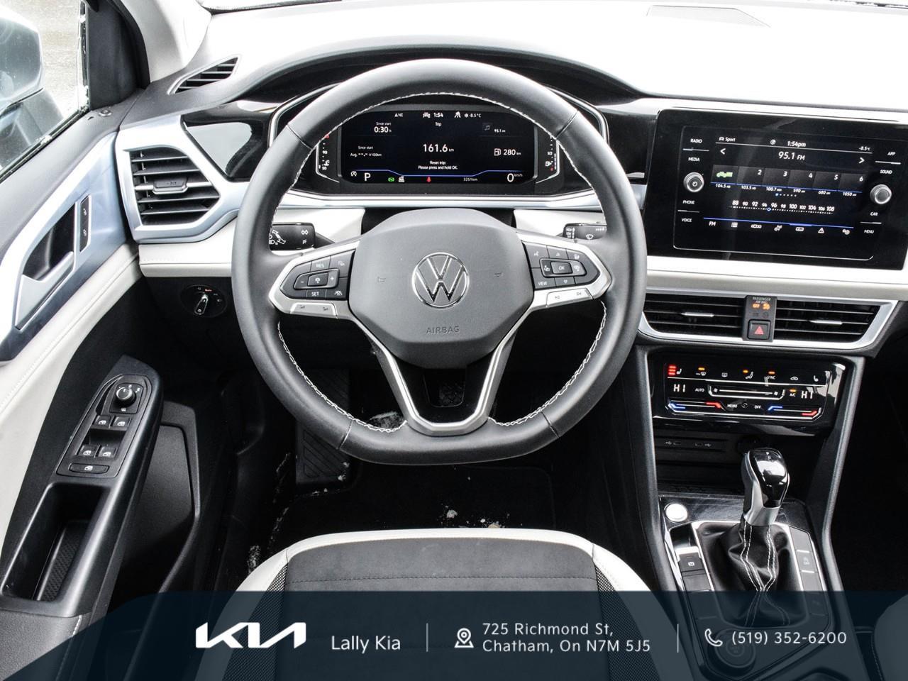 2025 Volkswagen Taos Comfortline New Arrival | Low KMs | Clean CarFax | Leather Photo