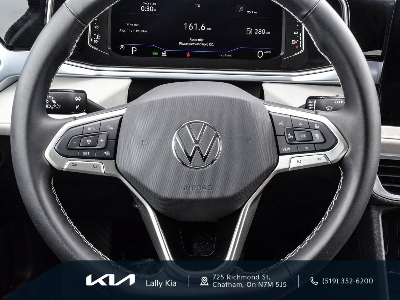 2025 Volkswagen Taos Comfortline New Arrival | Low KMs | Clean CarFax | Leather Photo