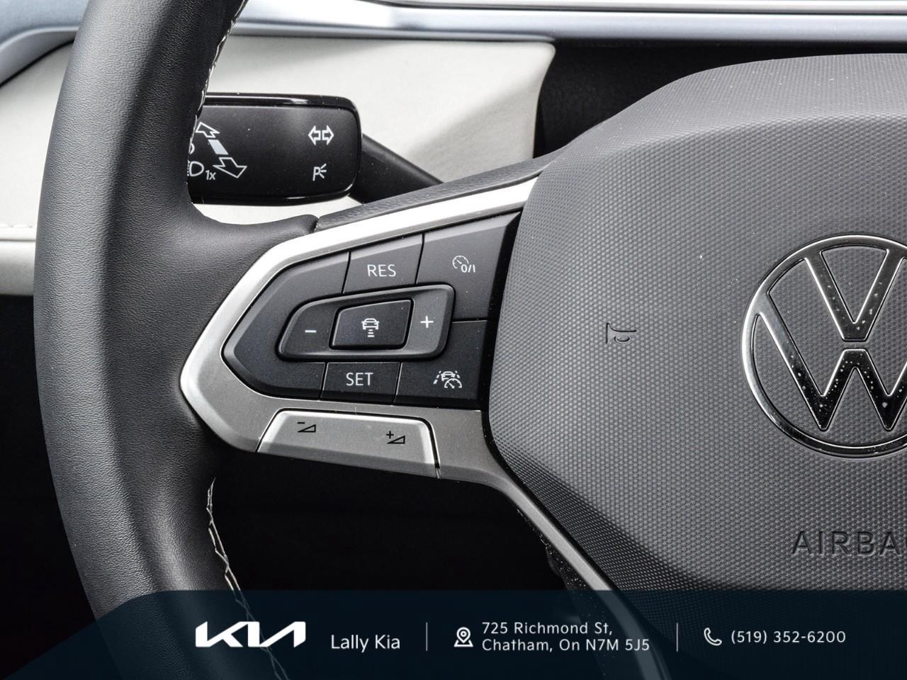 2025 Volkswagen Taos Comfortline New Arrival | Low KMs | Clean CarFax | Leather Photo