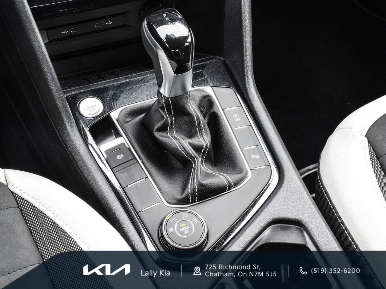 2025 Volkswagen Taos Comfortline New Arrival | Low KMs | Clean CarFax | Leather Photo