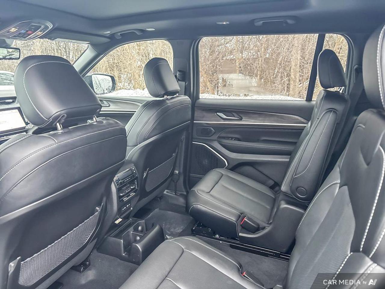 2026 Jeep Grand Cherokee L Base 4dr 4x4 Photo