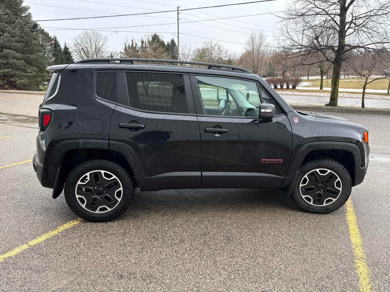 2016 Jeep Renegade Trailhawk 4dr 4x4 Photo4