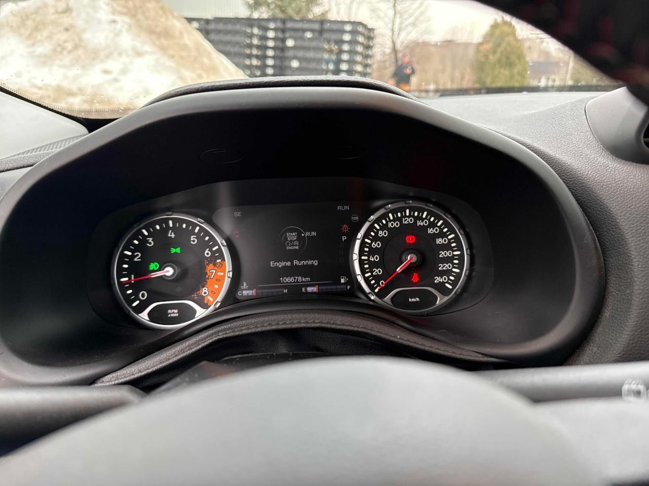 2016 Jeep Renegade Trailhawk 4dr 4x4 Photo