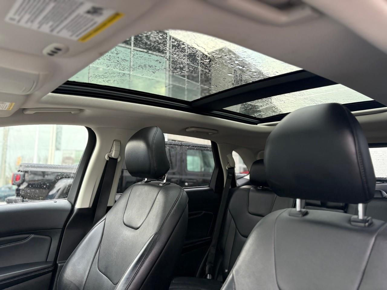 2016 Ford Edge TITANIUM 4DR ALL-WHEEL DRIVE Photo