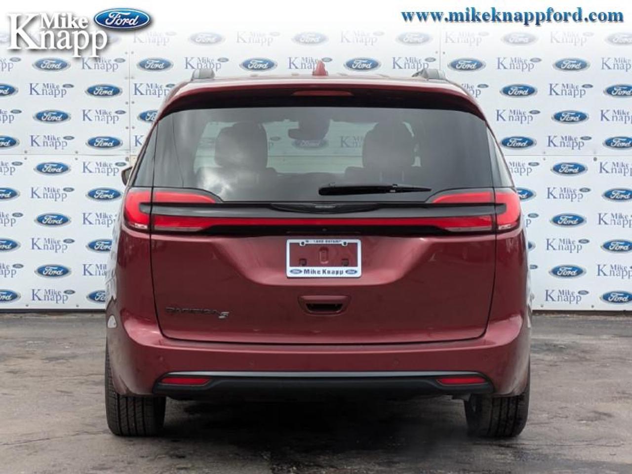 2022 Chrysler Pacifica Touring L Photo