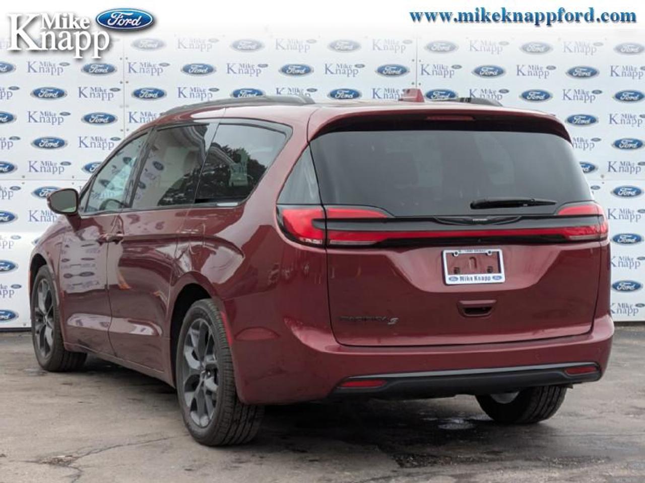2022 Chrysler Pacifica Touring L Photo