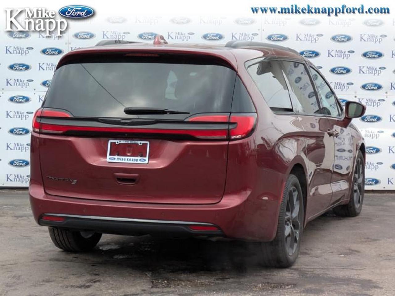 2022 Chrysler Pacifica Touring L Photo