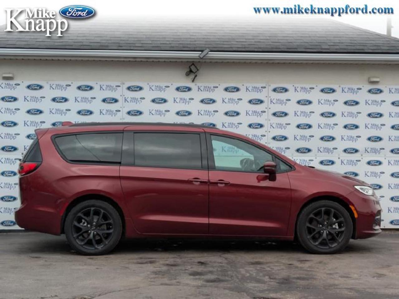 2022 Chrysler Pacifica Touring L Photo