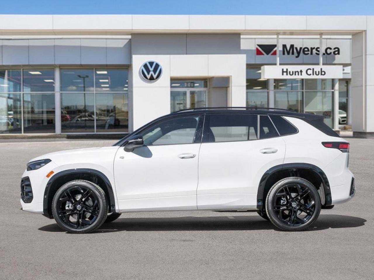 2026 Volkswagen Tiguan Comfortline R-Line Black Edition Photo2