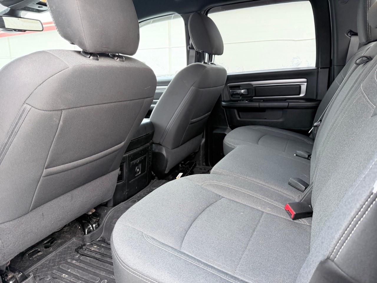 2021 RAM 1500 Classic WARLOCK 4X4 CREW CAB 5'7" BOX Photo