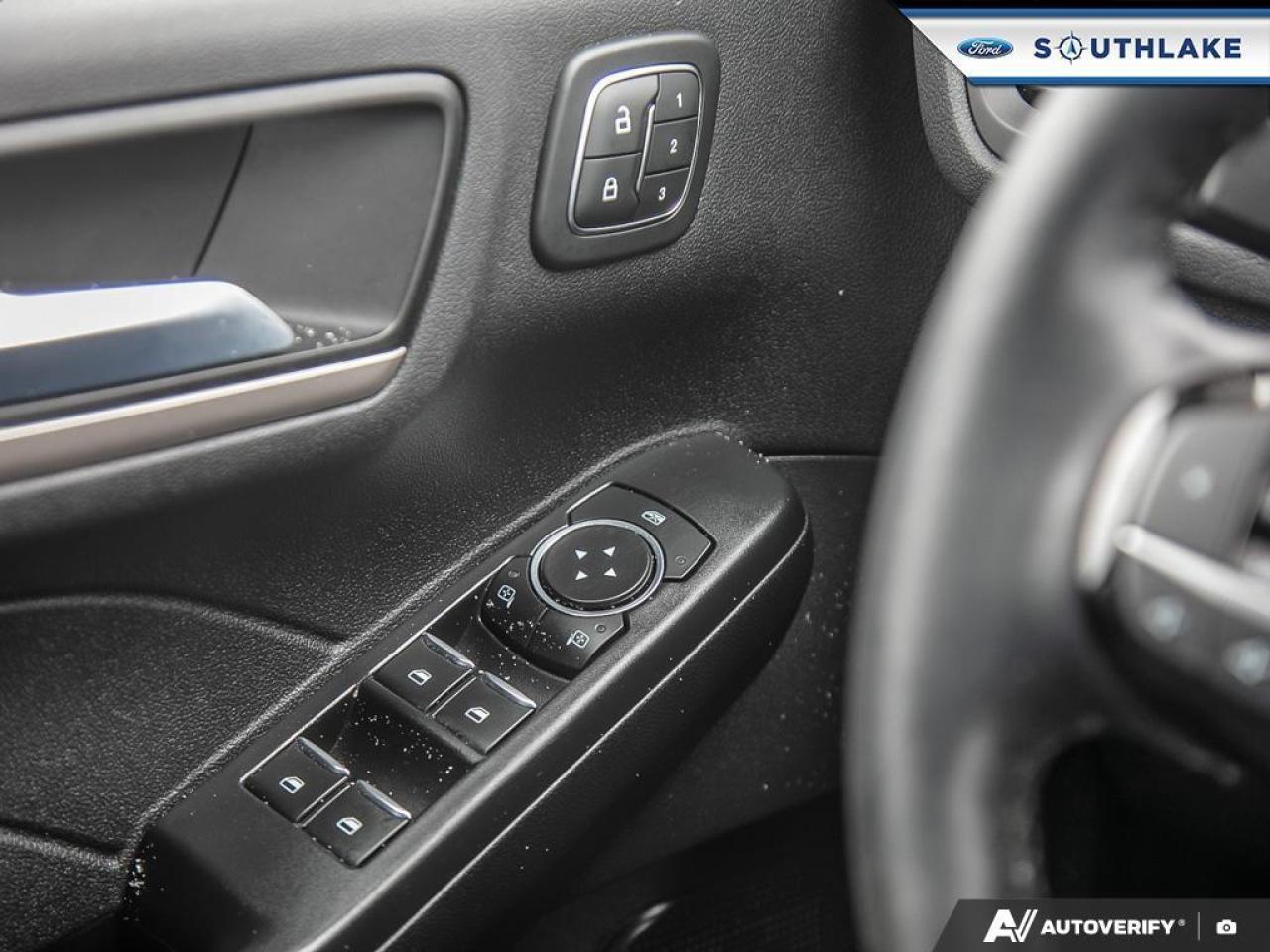 2022 Ford Escape SEL 4dr All-Wheel Drive Photo