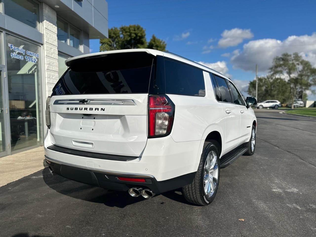 2023 Chevrolet Suburban High Country 4x4 Photo