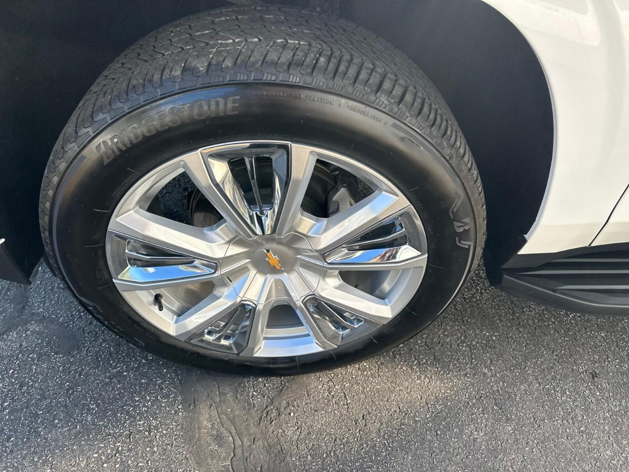 2023 Chevrolet Suburban High Country 4x4 Photo