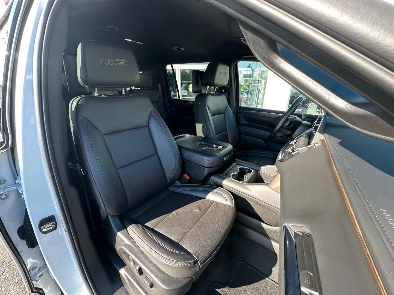 2023 Chevrolet Suburban High Country 4x4 Photo