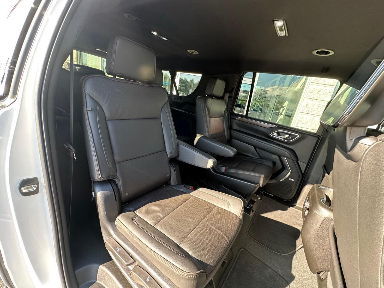 2023 Chevrolet Suburban High Country 4x4 Photo