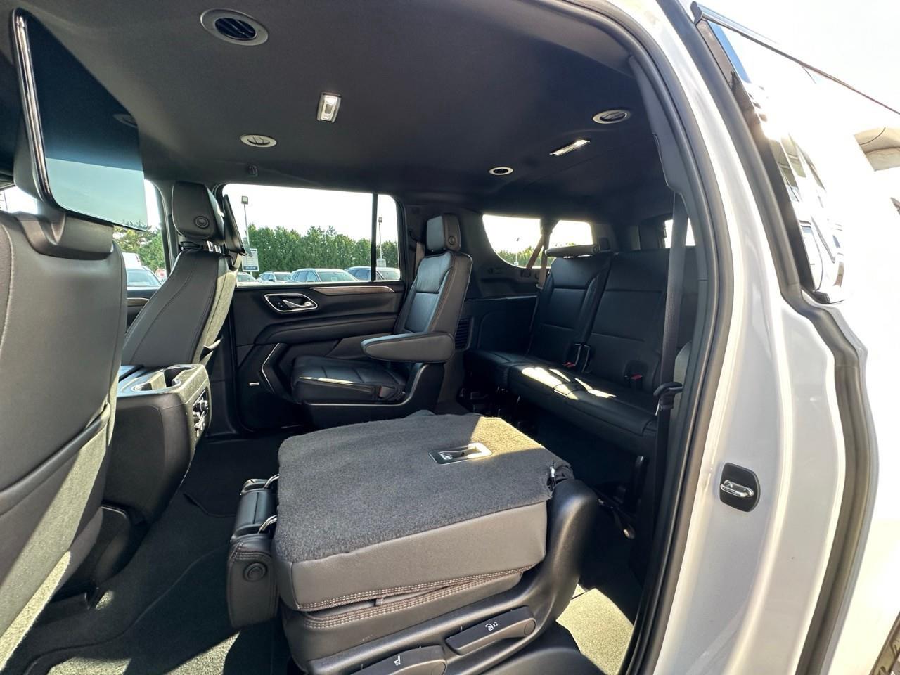 2023 Chevrolet Suburban High Country 4x4 Photo