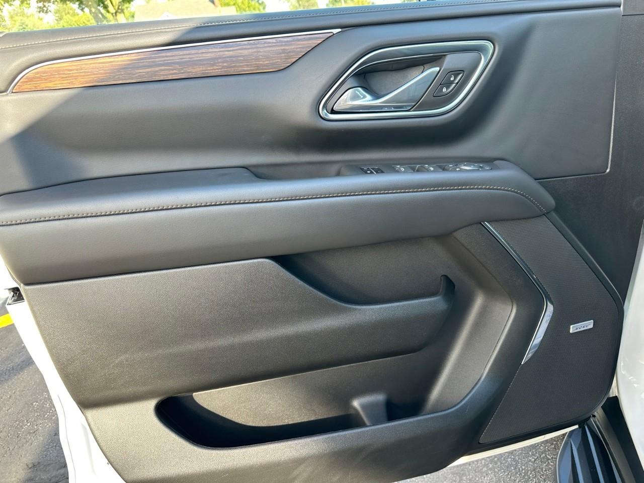 2023 Chevrolet Suburban High Country 4x4 Photo