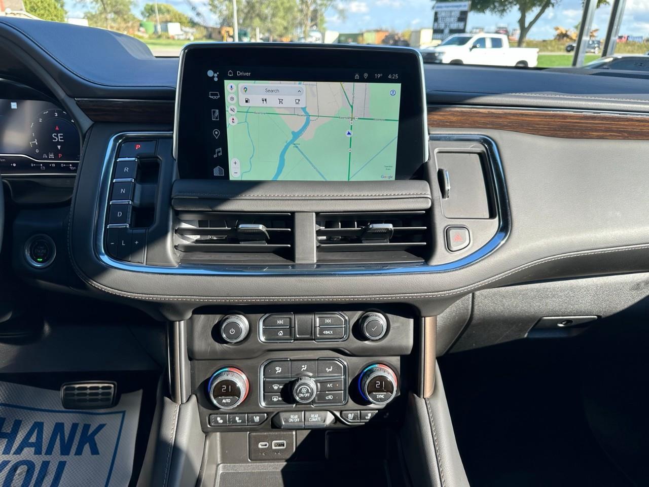 2023 Chevrolet Suburban High Country 4x4 Photo