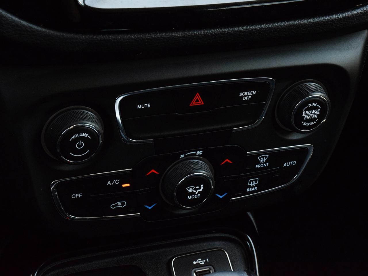 2020 Jeep Compass Limited 4x4 ~Nav ~Heated/Cooled Leather ~Camera Photo