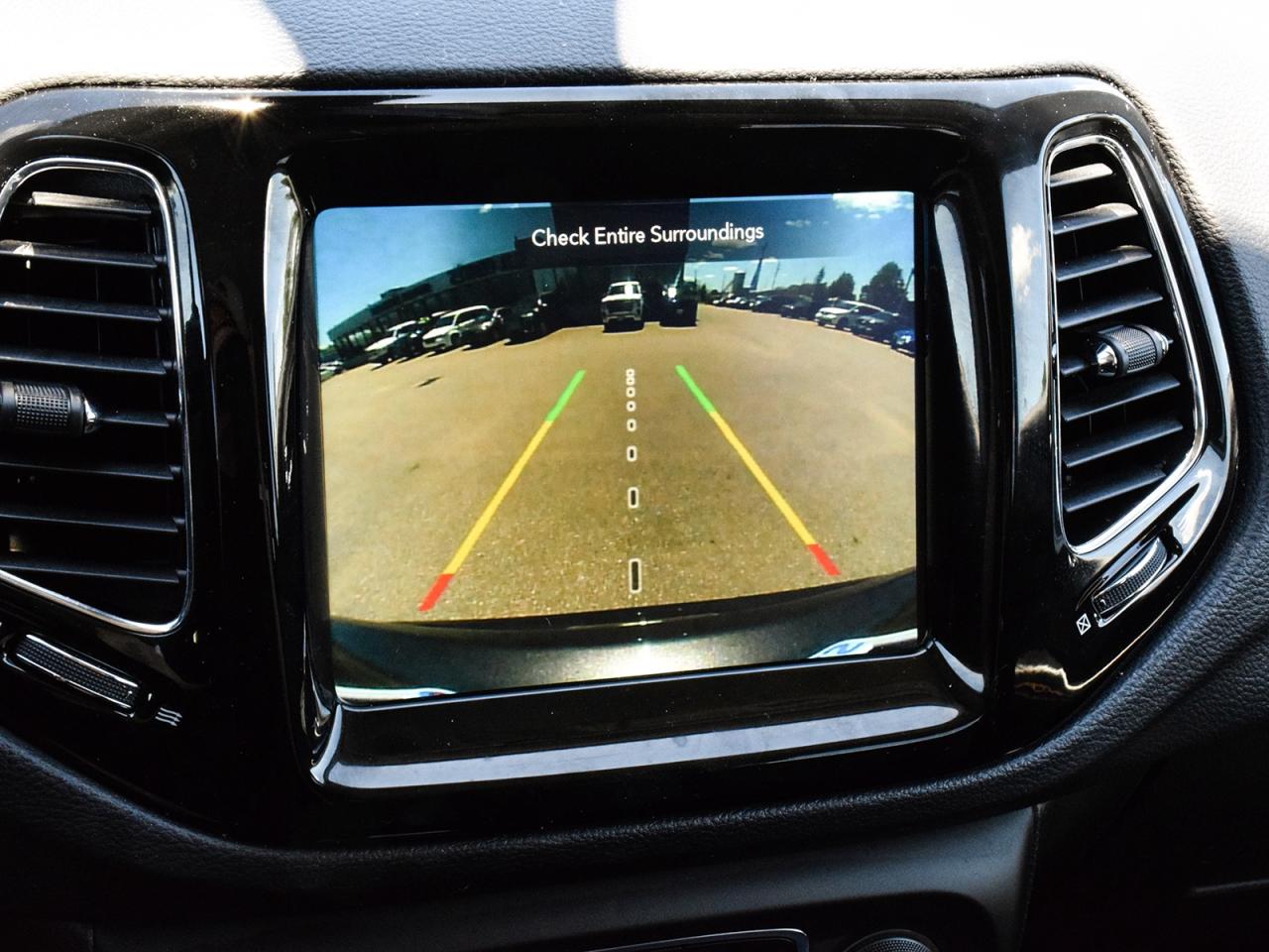 2020 Jeep Compass Limited 4x4 ~Nav ~Heated/Cooled Leather ~Camera Photo