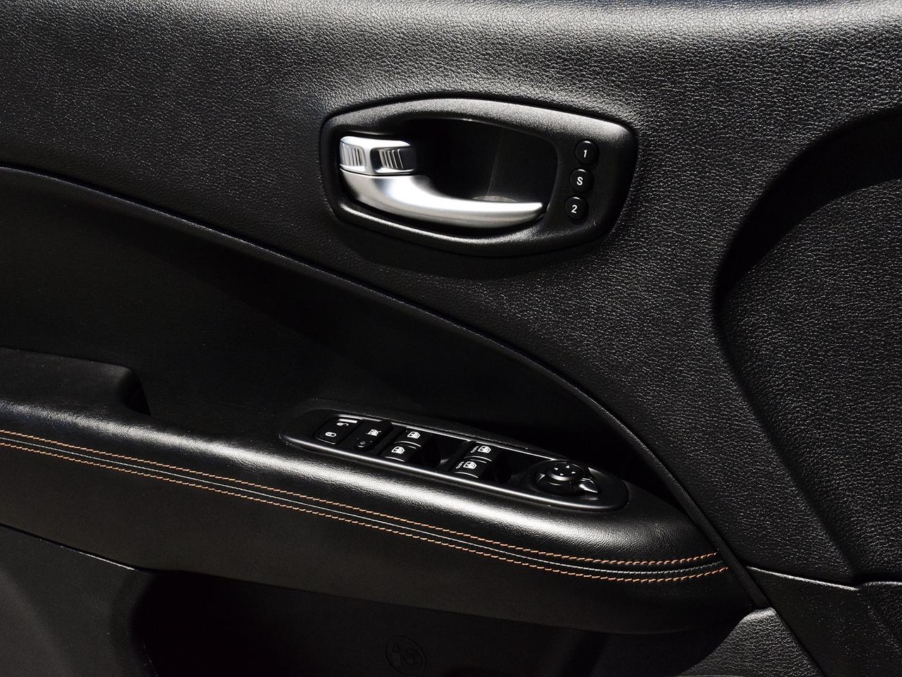 2020 Jeep Compass Limited 4x4 ~Nav ~Heated/Cooled Leather ~Camera Photo