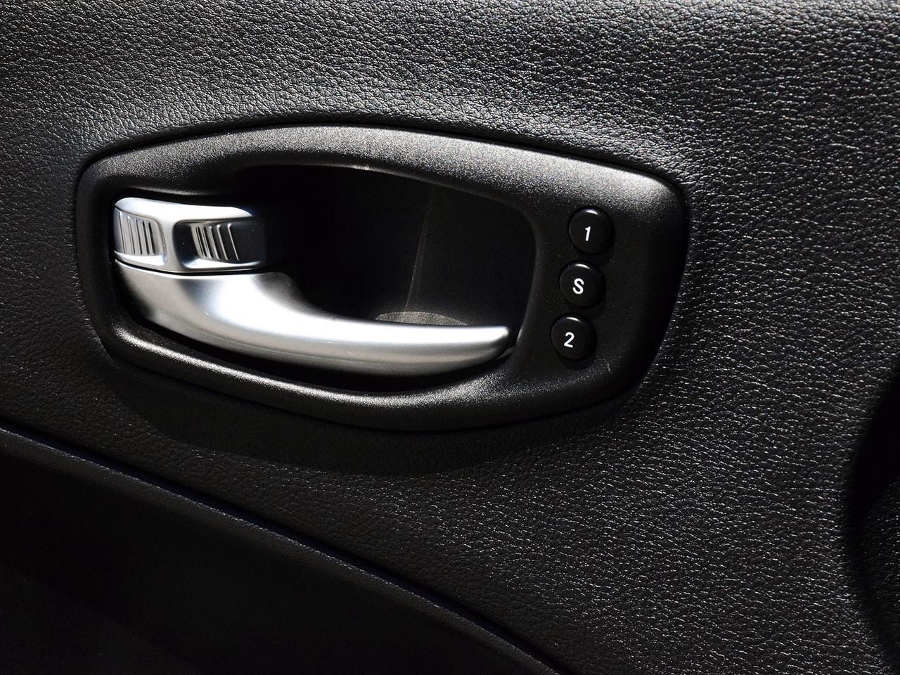 2020 Jeep Compass Limited 4x4 ~Nav ~Heated/Cooled Leather ~Camera Photo