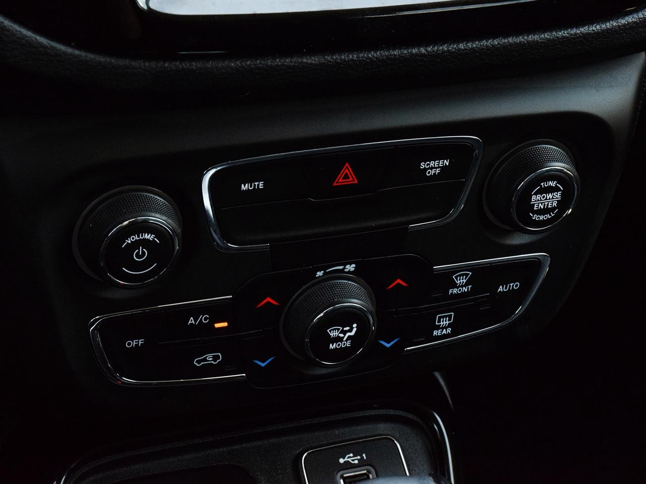 2020 Jeep Compass Limited 4x4 ~Nav ~Heated/Cooled Leather ~Camera Photo