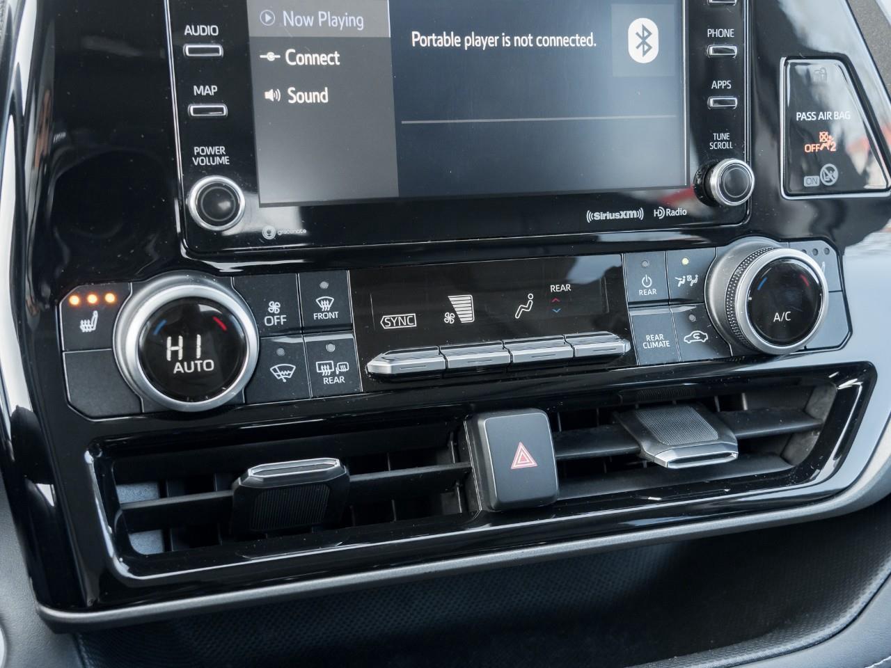 2020 Toyota Highlander XLE 4dr All-wheel Drive Photo