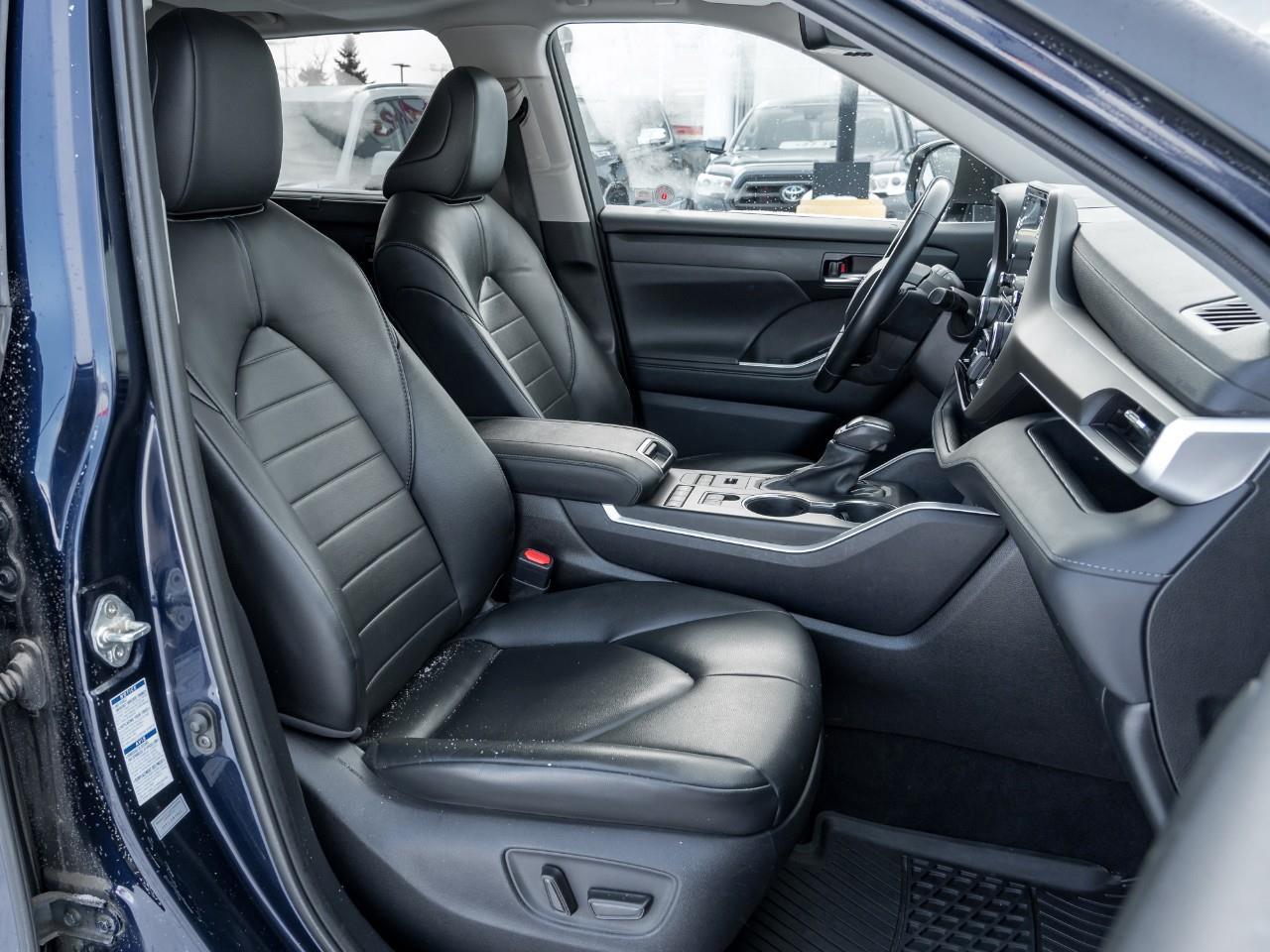 2020 Toyota Highlander XLE 4dr All-wheel Drive Photo