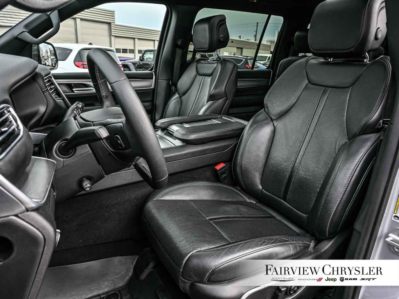 2024 Jeep Wagoneer L Series II Carbide 8 PASS   HEAVY DUTY TOW   THREE Photo