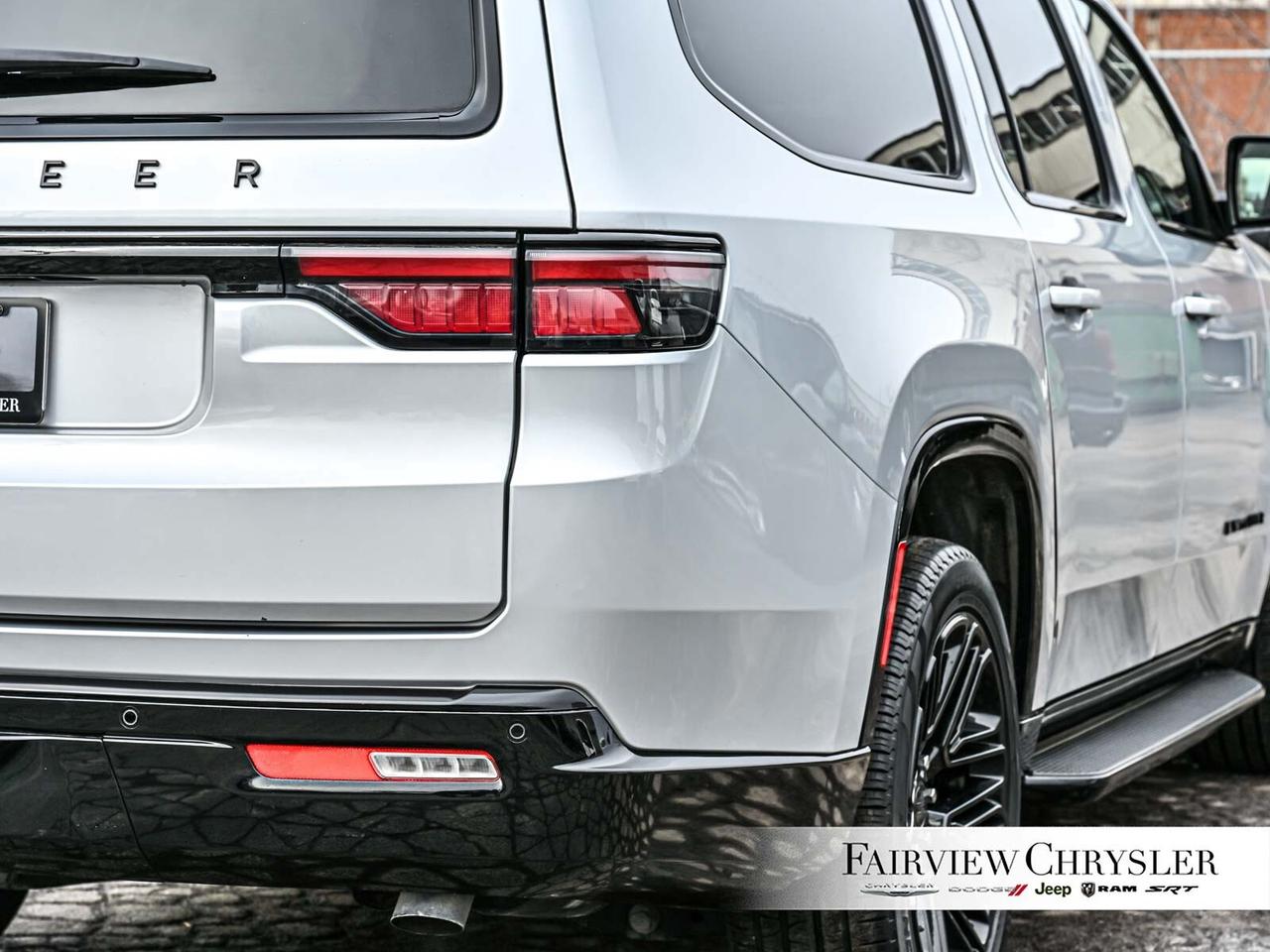 2024 Jeep Wagoneer L Series II Carbide 8 PASS   HEAVY DUTY TOW   THREE Photo