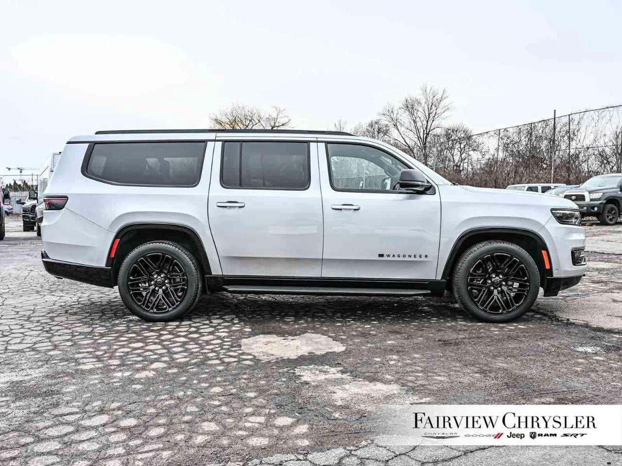 2024 Jeep Wagoneer Series II Carbide 4x4 8 PASS   HEAVY DUTY TOW   THREE PANEL ROOF   NAV   CARPLAY Photo