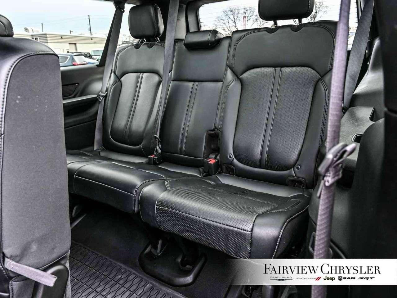 2024 Jeep Wagoneer Series II Carbide 4x4 8 PASS   HEAVY DUTY TOW   THREE PANEL ROOF   NAV   CARPLAY Photo