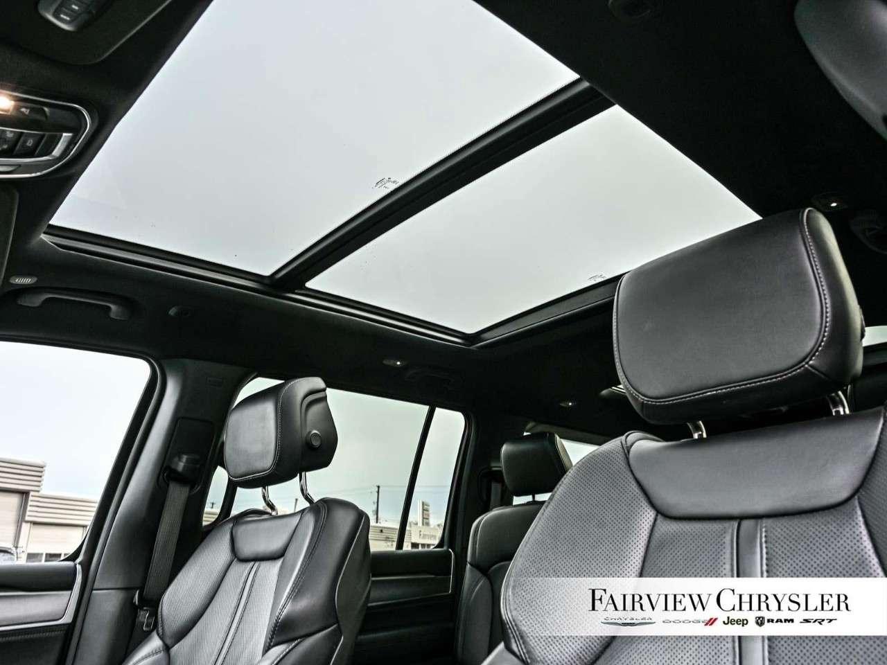 2024 Jeep Wagoneer Series II Carbide 4x4 8 PASS   HEAVY DUTY TOW   THREE PANEL ROOF   NAV   CARPLAY Photo