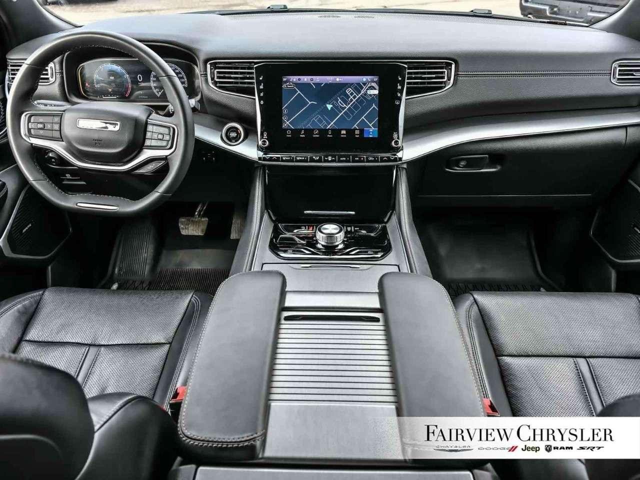 2024 Jeep Wagoneer Series II Carbide 4x4 8 PASS   HEAVY DUTY TOW   THREE PANEL ROOF   NAV   CARPLAY Photo