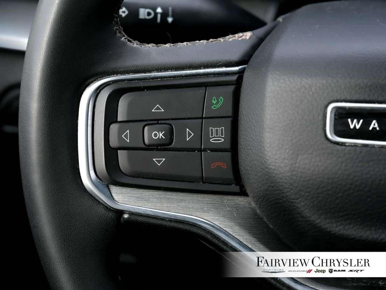 2024 Jeep Wagoneer Series II Carbide 4x4 8 PASS   HEAVY DUTY TOW   THREE PANEL ROOF   NAV   CARPLAY Photo